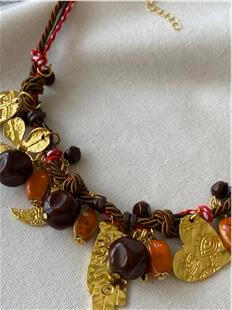 Kahverengi İpli Gold Charmlı Vintage Kolye