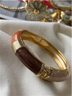 Kahverengi Mineli Desenli Kelepçe