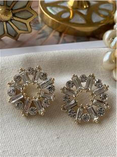 Kesme Taşlı Daire Küpe