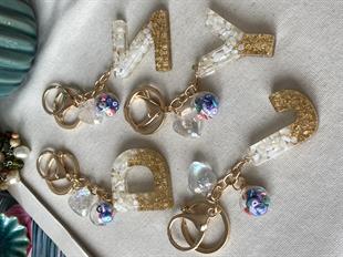 Krem Çakıl Taşı Simli Anahtarlık