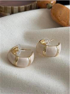 Krem Desenli Bombe C Model Küpe