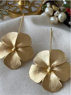 Mat Gold Çiçek Küpe
