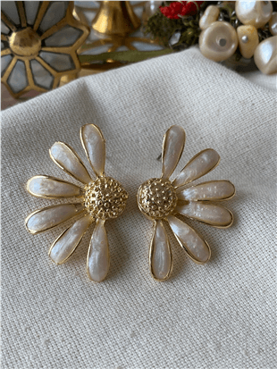 Mineli Yarım Papatya Küpe