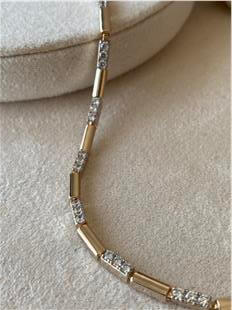 Özel Seri Taşlı Silindir Bileklik