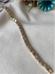 Özel Seri Taşlı Üçgen Model Bileklik