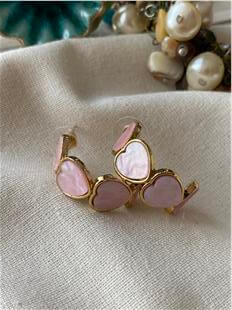 Pembe Renkli Sıralı Kalpler Küpe