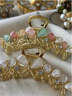 Renkli Taşlı Kelebek Desenli Mandal Toka