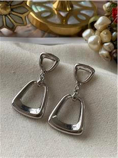 Silver Asimetrik Oval Küpe