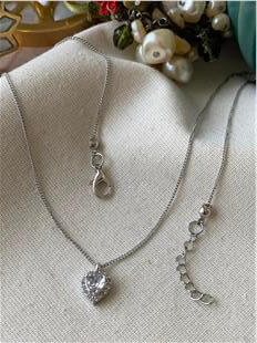 Silver Taşlı Kalp Charmlı Kolye