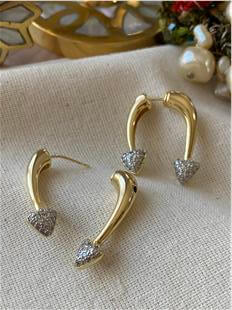 Silver Taşlı Ters Boynuz Küpe