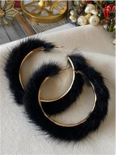 Siyah Tüylü Halka Küpe