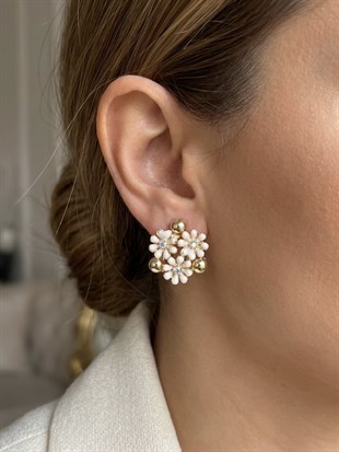 Taşlı Beyaz Çiçekler Küpe