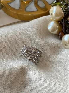 Taşlı Yıldız Desenli Kaburga Model Kıkırdak Küpe