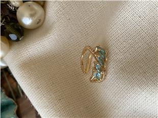 Turkuaz Taşlı Kıkırdak Küpe