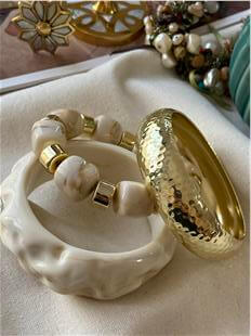 Üçlü Gold Detaylı Krem Bilezik Seti