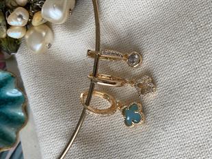 Üçlü Mavi Taşlı Gold Yonca Küpe