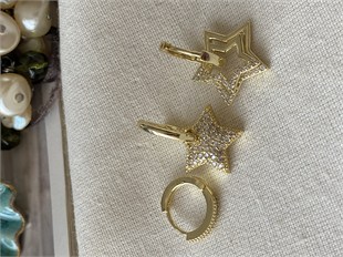 Üçlü Taşlı Çift Yıldız Küpe Seti