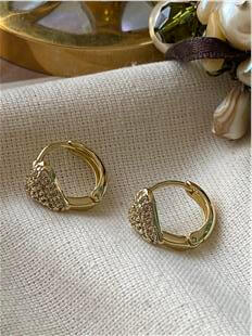 VIP 14K Mini Heart Küpe