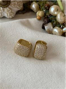 VIP 14K Taşlı Box Küpe