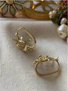 VIP 14K Taşlı Çiçek Küpe