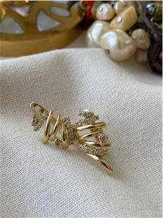 VIP 14K Taşlı Kaburga Model Küpe