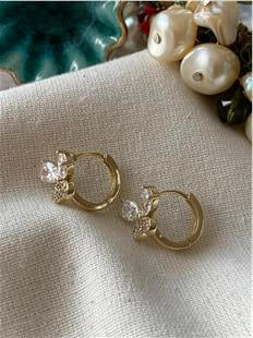 VIP 14K Taşlı Mini Kelebek Küpe