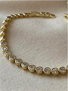 VIP 14K Taşlı Sıralı Kalpler Bileklik