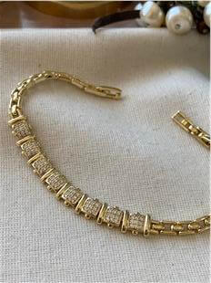 VIP 14K Taşlı Sıralı Kare Bileklik