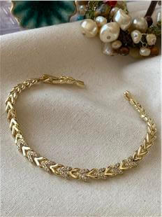 VIP 14K Taşlı Sıralı V Model Bileklik