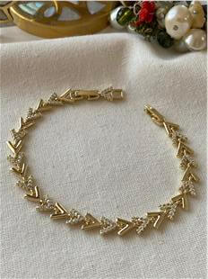 VIP 14K Taşlı Sıralı V Model Bileklik