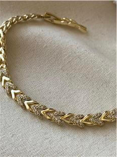 VIP 14K Taşlı Sıralı V Model Bileklik