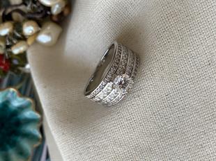 VIP Dört Sıra Tektaş Yüzük