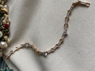 VIP Geçmeli Taşlı Kalp Bileklik