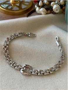 VIP Oval Charmlı Taşlı Zincir Bileklik