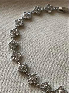 Özel Seri Silver Cleef Model Bileklik