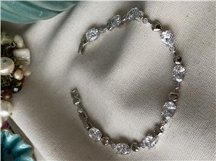 VIP Silver Kalpli Badem Taş Bileklik