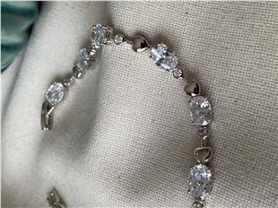 VIP Silver Kalpli Badem Taş Bileklik