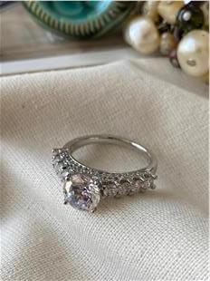 VIP Silver Sıralı Taş Detaylı Tektaş Yüzük