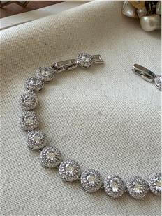 VIP Silver Taşlı Round Bileklik