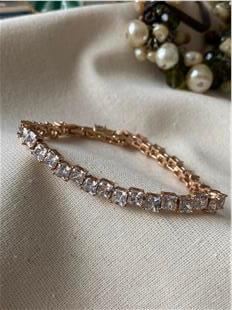 VIP Sıralı Kare Taşlı Bileklik