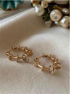 VIP Tırtıklı Halka Küpe