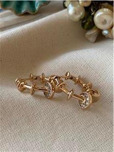 VIP Tırtıklı Halka Küpe