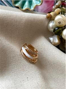 White Ring Kıkırdak Küpe