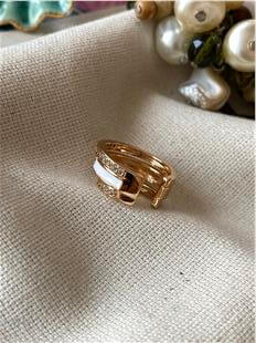 White Ring Kıkırdak Küpe