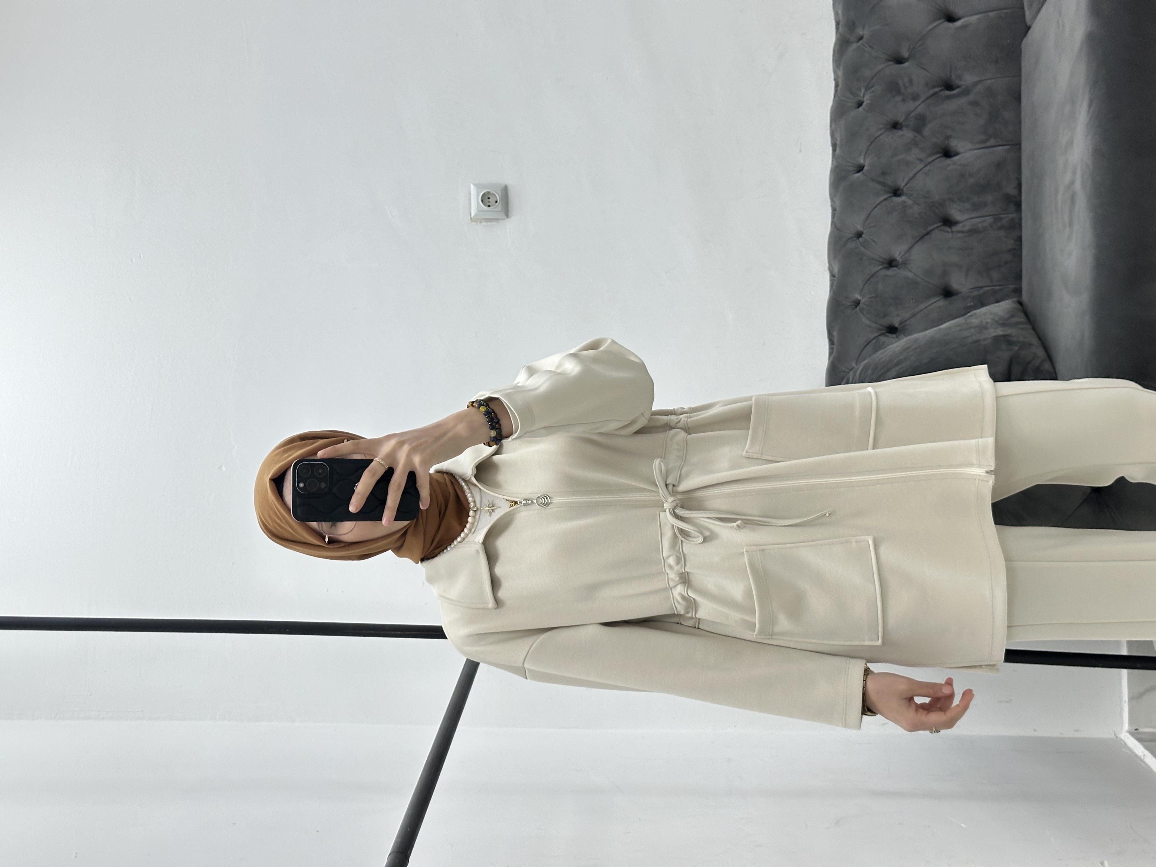 Bağcıklı Takım Bej