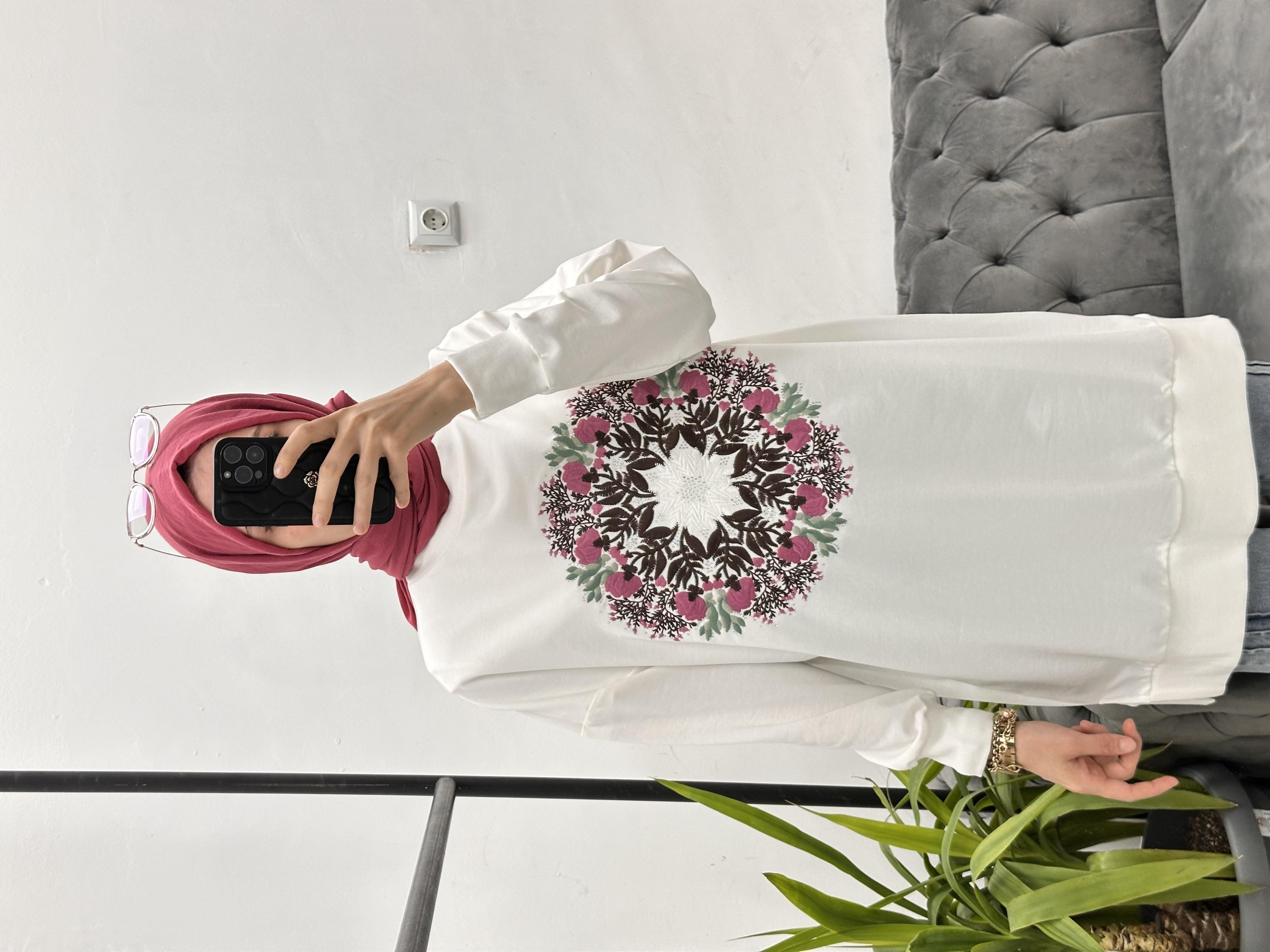 10668 Nakış Sweat Beyaz