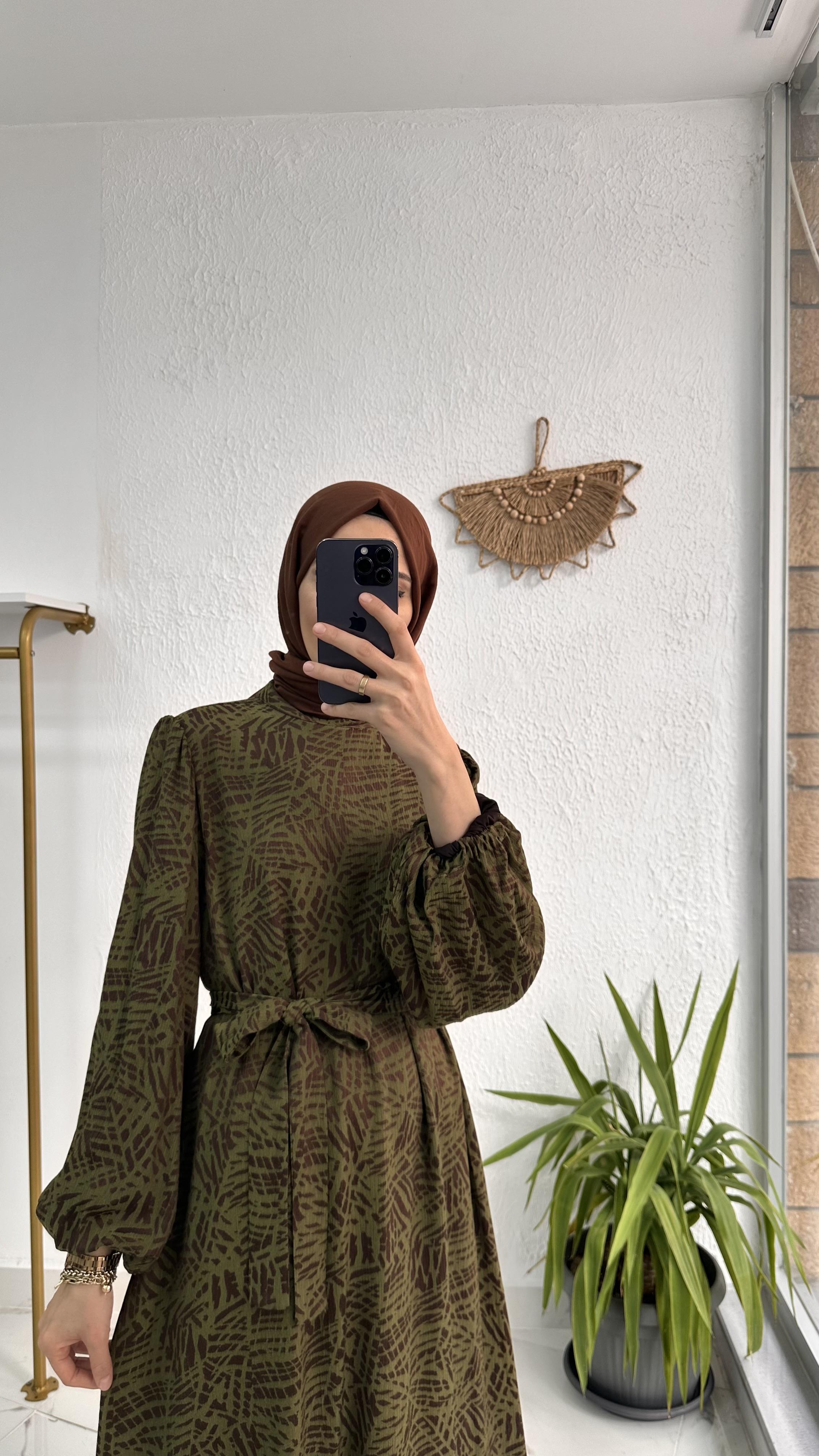 Jakarlı Elbise Ceviz Kabuğu 2025