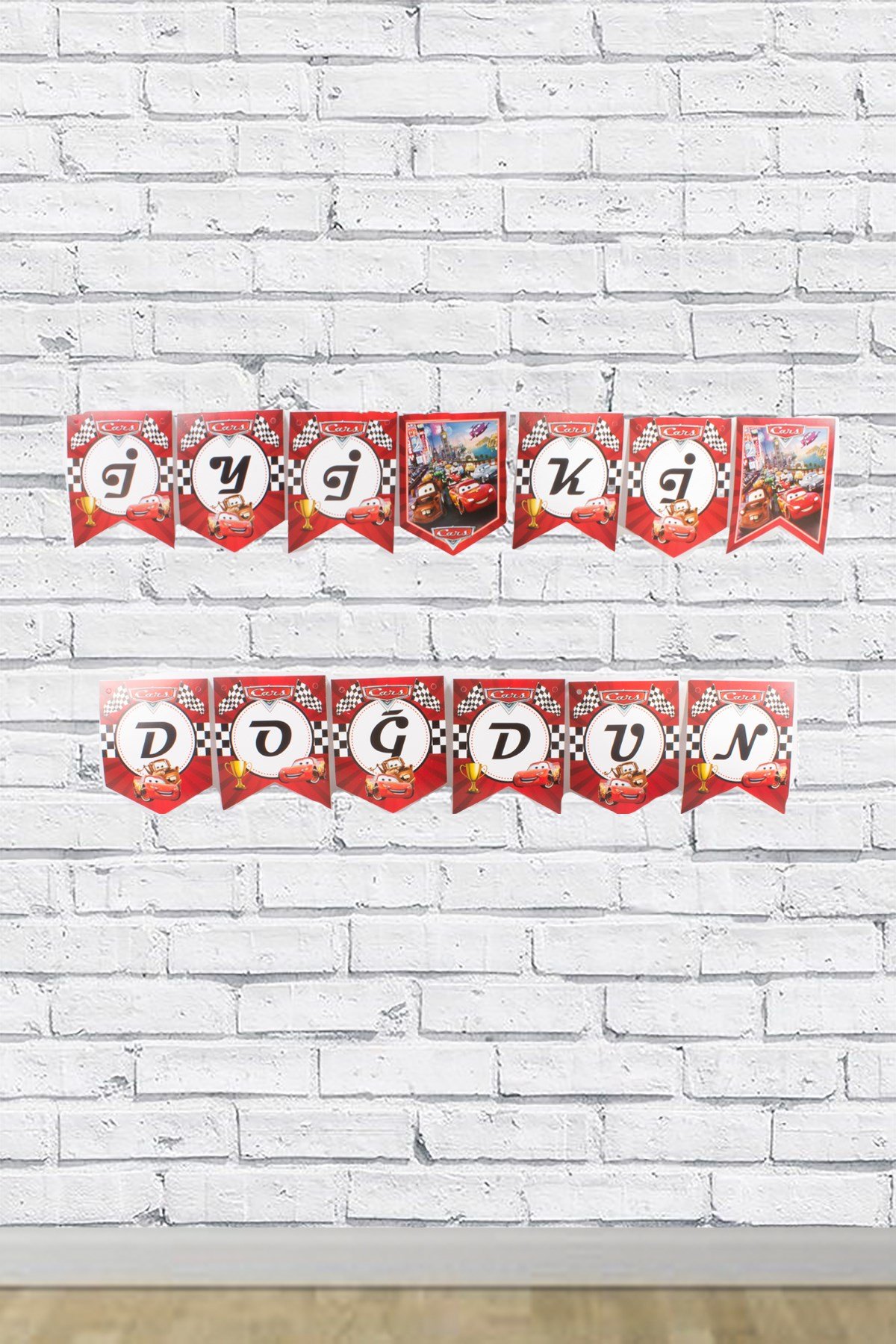 İyi Ki Doğdun Cars Arabalar Temalı Zigzag Banner 190cmPartistST1713