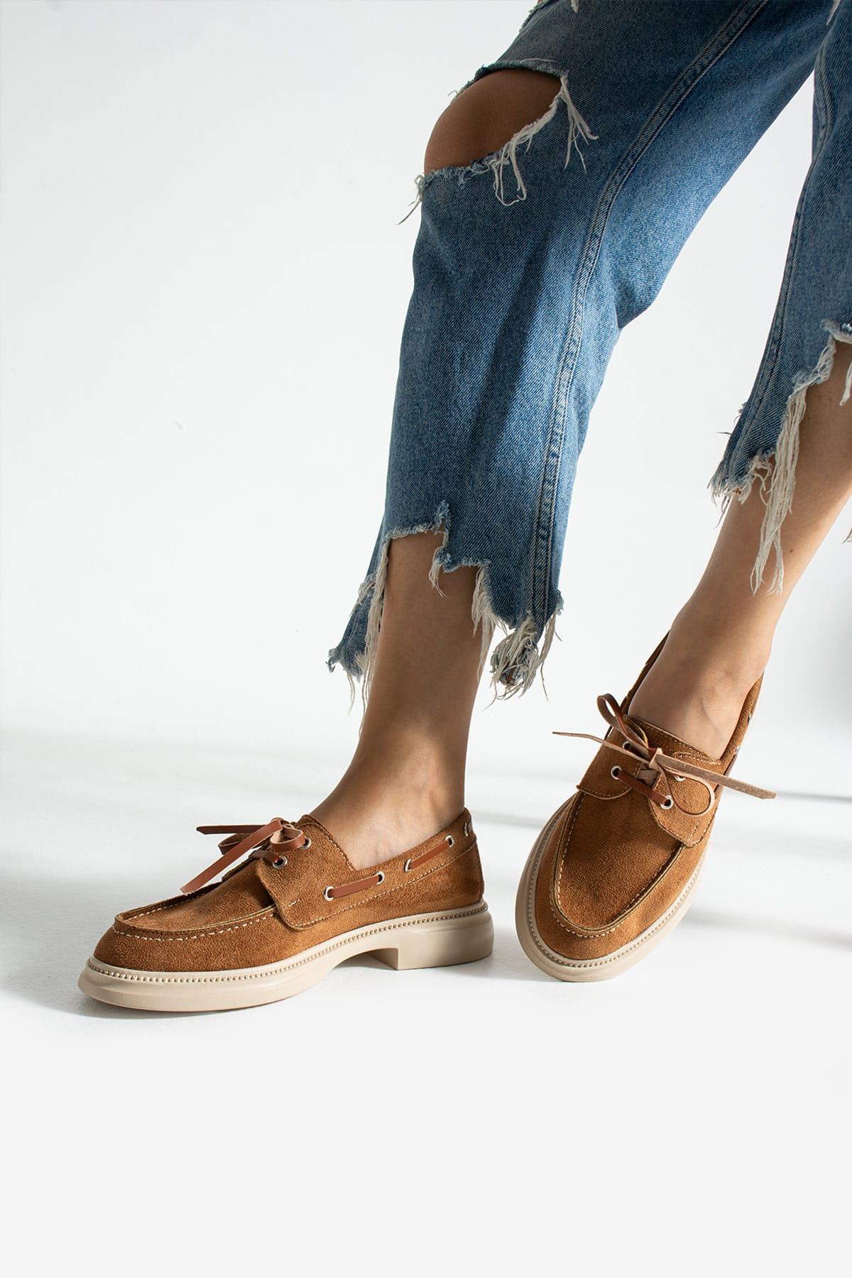 BERNARD TABA SÜET DÜZ TABAN BAĞCIKLI KADIN BABET