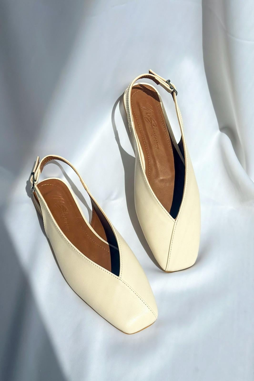 Modegas Bej Arka Açık Toka Detaylı Kadın Ayakkabı